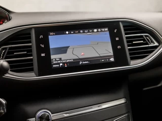 Peugeot 308 Peugeot 308 1.2 PureTech Sport (APPLE CARPLAY, GROOT NAVI, LM VELGEN, PARKEERSENSOREN, SPORTSTOELEN, CRUISE, LANE ASSIST, NIEUWSTAAT) - afbeelding nr 24