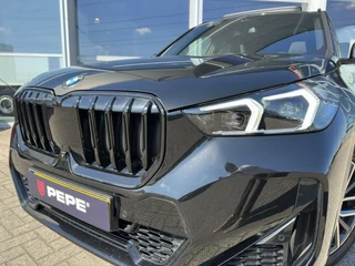BMW X1 BMW X1 sDrive18i|M-Sport|PANO|HEAD-UP|LED|18