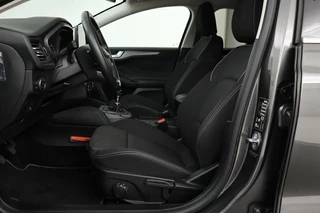 Ford Focus Ford Focus 1.0 EcoBoost Titanium | Trekhaak | Camera |  Full LED | Navigatie | Keyless | Park Assist | Climate control | Getint glas - afbeelding nr 4