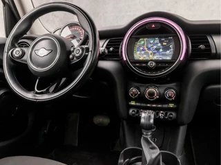 MINI Cooper Automaat (PANORAMADAK, 5 DEURS, GROOT NAVI, STOELVERWARMING, LEDER, SPORTSTOELEN, GETINT GLAS, NIEUWE APK, CRUISE, NIEUWSTAAT) - afbeelding nr 7