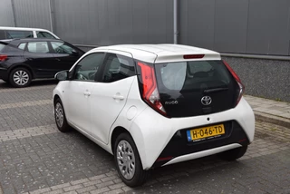 Toyota Aygo Toyota Aygo 1.0 VVT-i x-play | Cruise control | Bluetooth | Achteruitrijcamera | - afbeelding nr 5