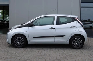 Toyota Aygo Toyota Aygo 1.0 VVT-I X-Now 5drs. Airco, LIM Cruise - afbeelding nr 3
