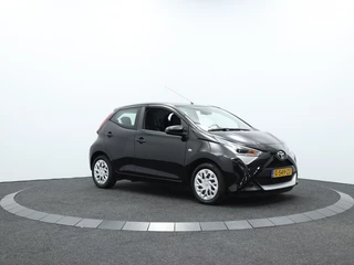 Toyota Aygo Toyota Aygo 1.0 VVT-i x-play Automaat | Carplay navigatie | Camera | Airco - afbeelding nr 17