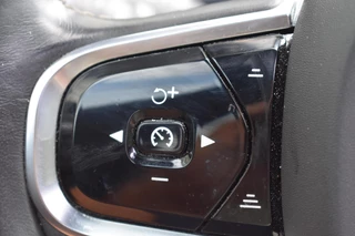 Volvo XC60 Volvo XC60 2.0 T8 Twin Engine AWD R-Design | Pano | Winterpakket | Trekhaak | Camera | - afbeelding nr 14