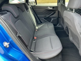 Ford Focus 50% deal 6.475,- ACTIE Camera / Cruise / Telefoon / Navi / Automatisch inparkeren - afbeelding nr 29