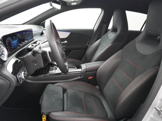 Mercedes-Benz A-Klasse Mercedes-Benz A-Klasse A180 AMG // Multibeam LED // Sfeerverlichting // Adaptief Onderstel // 19