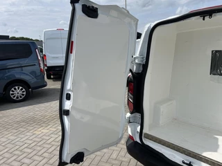 Ford Transit Custom Ford Transit Custom 280 2.0 TDCI L1H1 Trend 136pk | Koelauto | Koelwagen | Koel | BPM vrij | Koeling Temperatuur  tot -20 graden bij max 30 graden buitentemperatuur | Stoelverwarming | Koelunit type Z120 merk Zanotti onderdeel Daikin | Camera - afbeelding nr 15