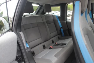 BMW i3 BMW i3 Basis 120Ah 42 kWh / Camera / Navigatie / 19'' / Harman Kardon / Stoelverwarming / Cruise Control / Warmtepomp / Getint glas - afbeelding nr 12