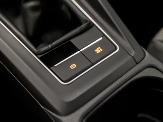 Volkswagen Golf (APPLE CARPLAY, GROOT NAVI, ADAPTIVE CRUISE, TREKHAAK ELEKTRISCH, KEYLESS START, SPORTSTOELEN, DAB+, LED KOPLAMPEN, NIEUWE APK, NIEUWSTAAT) - afbeelding nr 25