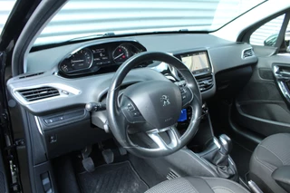 Peugeot 208 Clima Cruise Navi PDC LED 16