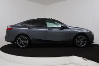 BMW 2 Serie BMW 2-serie Gran Coupé 218i Executive Edition (PANORAMADAK, ACHTERUITRIJCAMERA, PARKEERSENSOREN, CRUISE, AUTOMAAT) - afbeelding nr 14