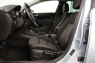 Opel Astra Opel Astra 1.4 Turbo Innovation | Stoel & stuurverwarming | Camera | Carplay | Matrix LED | Trekhaak | Comfortstoelen | Keyless | Navigatie - afbeelding nr 4