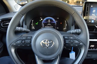 Toyota Yaris Toyota Yaris 1.5 HYBRID NIEUW! AUTOMAAT/CAMERA/ADAP. CRUISE/ - afbeelding nr 15