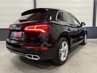 Audi Q5 Audi Q5 55 TFSI e quattro Competition 367PK S-Line PANO/LUCHTVERING/TREKHAAK/360CAMERA/MASSAGE/KEYLESS/MATRIX/VIRTUAL/CARPLAY/SFEER/19