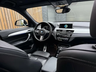 BMW X2 BMW X2 sDrive18i High Executive M-sport Automaat | Panoramadak | Lederen interieur | LED verlichting | Sfeerverlichting | DAB radio | Head-up display | Achteruitrijcamera | Parkeersensoren voor en achter - afbeelding nr 46