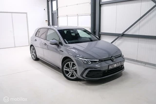 Volkswagen Golf Volkswagen Golf 1.5 eTSI R-Line | Moonstone Grey | Led | Sportstoelen | Ambiance verlichting | incl BTW | lease mogelijk | - afbeelding nr 20