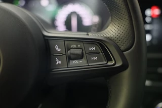 Alfa Romeo Giulia Alfa Romeo GIULIA 2.0 T GME AWD Ti 280 Pk / FACELIFT / Aut / Navi / Camera / Memory / Acc / Lane Assist / Led / 19 Inch - afbeelding nr 14