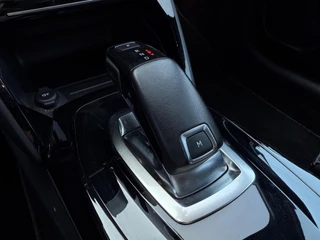 Peugeot 208 Peugeot 208 1.2 PureTech GT-LINE | SFEERVERLICHTING | 360 CAMERA | APPLE CARPLAY | AUTOMAAT - afbeelding nr 19