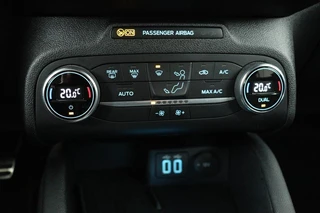 Ford Focus Ford Focus 1.5 EcoBoost ST Line | Camera | Carplay |  Full LED | Keyless | Navigatie | Climate control | Sportstoelen | Cruise control - afbeelding nr 17