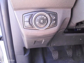 Ford Transit Courier Ford Transit Courier 1.5 TDCI Limited Duratorq S&S - afbeelding nr 19