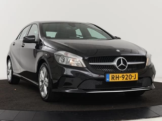 Mercedes-Benz A-Klasse Mercedes-Benz A-klasse 180 Urban | Stoelverwarming | Navigatie |  Sportstoelen | Half leder | Cruise control | Park Assist | Airco | Bluetooth - afbeelding nr 29