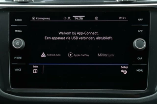 Volkswagen Tiguan Volkswagen Tiguan 1.5 TSI / 2x R-Line / Black Style / Virtual Cockpit / Camera / Matrix LED / Trekhaak / 19