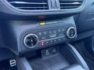 Ford Kuga Ford Kuga 2.5 PHEV Graphite Tech Edition 225pk | Driver Assistance Pack | Technology pack | Black Pack | Trekhaak afneembaar | Panorama dak | Winterpack | Verlengde fabrieksgarantie tot 06-2028 - afbeelding nr 32