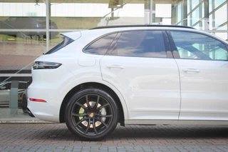 Porsche Cayenne Porsche Cayenne 3.0 E-Hybrid | Sport Chrono | Pano | HUD | Origineel NL Auto! - afbeelding nr 5