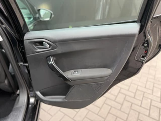 Peugeot 208 Peugeot 208 1.2 PureTech Allure - afbeelding nr 21