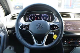 Volkswagen Tiguan Volkswagen Tiguan 1.5 TSI R-Line DSG Virtual/Navi/Leer/360view 