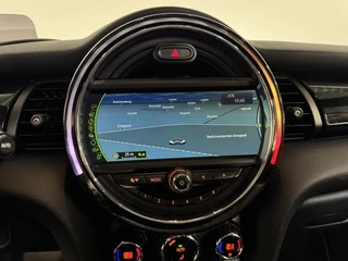 MINI Cooper Mini Cooper 2.0 Cooper S Serious Business Volledig JCW! Automaat Navigatie Head up Display Uitlaatdemper met kleppen - afbeelding nr 18