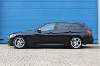 BMW 3 Serie BMW 3-serie Touring 320i M-Sport Shadow Execu. Harman Kardon - afbeelding nr 26