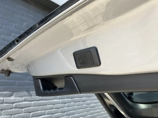 Toyota RAV4 Toyota RAV4 2.5 Hybrid AWD Bi-Tone AUT. | 1e eigenaar | 360 gr. camera | navigatie | panoramadak | JBL audio | rij assistentie - afbeelding nr 24
