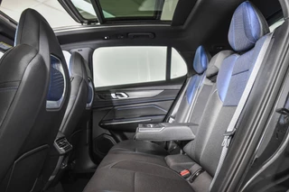 Lynk & Co 01 | 360 Camera | 7.4 kWh boordlader | Donkere hemel | S/K-panodak | Adapt. Cruise | Memory | Elek. klep | LM 20