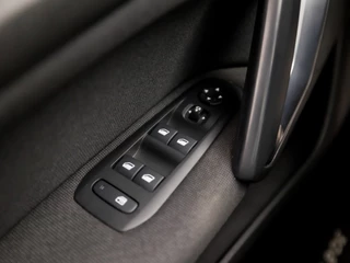 Peugeot 308 Peugeot 308 SW 1.2 PureTech Sport Automaat (PANORAMADAK, APPLE CARPLAY, STOELVERWARMING, ADAPTIVE CRUISE, SPORTSTOELEN, KEYLESS, GETINT GLAS, TREKHAAK, 360 CAMERA, NIEUWSTAAT) - afbeelding nr 23
