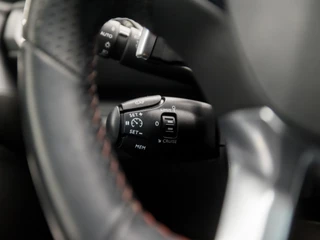 Peugeot 308 Automaat (PANORAMADAK, APPLE CARPLAY, LEDER, DENON AUDIO, SPORTSTOELEN, LED KOPLAMPEN, 360 CAMERA, ADAPTIVE CRUISE, GETINT GLAS, LANE ASSIST, DAB+, NIEUWE APK, NIEUWSTAAT) - afbeelding nr 21