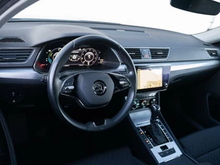 Škoda Superb Skoda Superb Combi 1.4 TSI iV 218pk Ambition | Navigatie | Privacy glass | Trekhaak - afbeelding nr 4