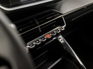 Peugeot 2008 (APPLE CARPLAY, LANE ASSIST, SPORTSTOELEN, PARKEERSENSOREN, CRUISE, DAB+, NIEUWE APK, NIEUWSTAAT) - afbeelding nr 9