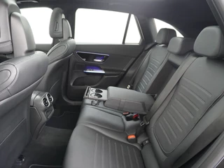 Mercedes-Benz GLC Mercedes-Benz GLC 300e AMG // Trekhaak // Distronic // Panoramadak // Memory // 360 Camera // Keyless // 20 inch - afbeelding nr 18