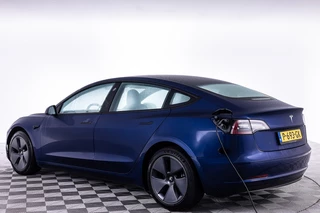 Tesla Model 3 - afbeelding nr 2