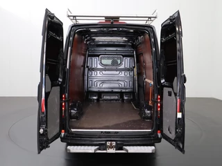 Volkswagen Crafter Volkswagen Crafter 2.0TDI 177PK DSG Automaat L3H3 | Imperiaal | Trekhaak | Navigatie | Camera | Betimmering | Airco | Cruise - afbeelding nr 4