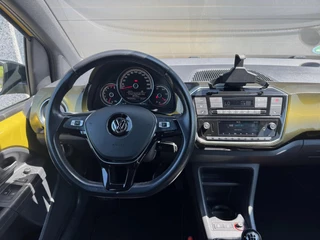 Volkswagen up! Volkswagen Up! 1.0 BMT high up! R-line/Climate/Cruise/NLauto/17inchLM/Stoelverw/Blackpack/NLAuto - afbeelding nr 8