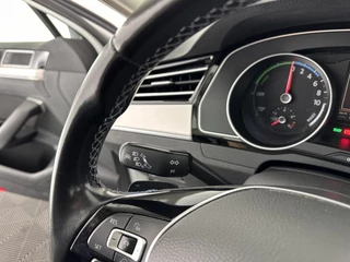 Volkswagen Passat Volkswagen Passat Variant 1.4 TSI GTE Highline Aut. *FULL-LED | ADAPTIVE-CRUISE | ERGONOMIC-SPORTSEATS | KEYLESS | NAVI-FULLMAP | ECC | PARKPILOT | HEATED-SEATS | SHIFT-PADDLES | AMBIENT-LIGHT | TOWBAR | 17''ALU* - afbeelding nr 19