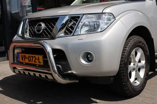 Nissan Navara Nissan Navara 2.5 DCI DUBBEL CABINE SE A/T 5 SITZ 4WD VAN MARGE - afbeelding nr 19
