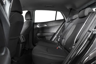 Kia Sportage Kia Sportage 1.6 T-GDi MHEV 160 PK DynamicLine - Automaat | Afn. Trekhaak | Dig. Cockpit | Adapt. Cruise | Stuur-+Stuurverw. | PDC | Camera | NAV + App. Connect | ECC | LM 17