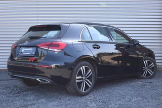 Mercedes-Benz A-Klasse Mercedes-Benz A-Klasse 250 e Luxury Sfeer verlichting / Widescreen / Camera / Carplay / - afbeelding nr 2