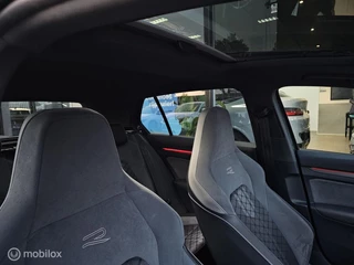 Volkswagen Golf Volkswagen Golf 1.5 eTSI R-Line Panorama/HUD/Harman Kardon/Keyless - afbeelding nr 18