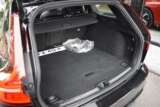 Volvo V60 Volvo V60 T6 350pk AWD Plus Dark | Climate | S/K Dak | Harman Kardon | Tre - afbeelding nr 42