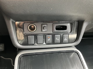 Mitsubishi Outlander Mitsubishi Outlander 2.0 PHEV Instyle+ 203 pk 4WD AUT. | 1e eigenaar | dealer onderhouden | navigatie | trekhaak | leder interieur - afbeelding nr 37