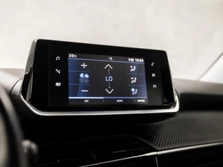 Peugeot 2008 Peugeot 2008 1.2 PureTech Sport (VIRTUAL COCKPIT, APPLE CARPLAY, 360 CAMERA, LEDER, SPORTSTOELEN, CRUISE, LANE ASSIST, NIEUWSTAAT) - afbeelding nr 25